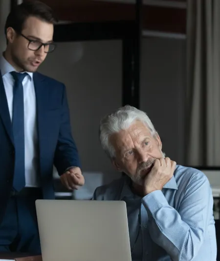 فجوات الصحة النفسية في العمل.. كبار السن والنساء في مرمى الإهمال