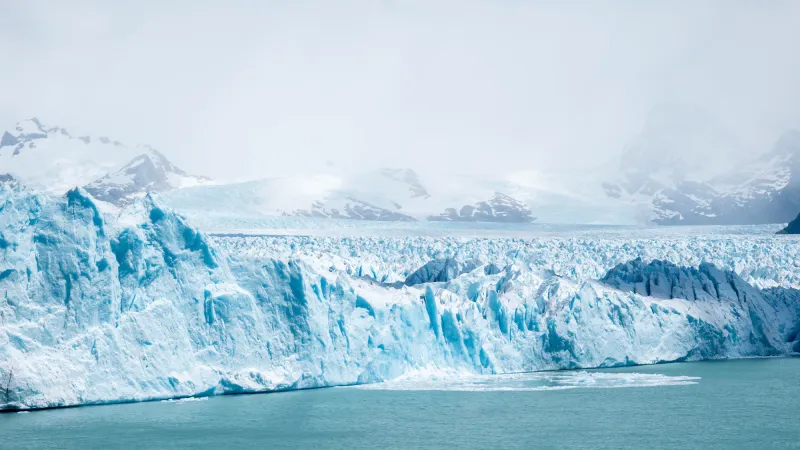 اكتشاف مذهل تحت جليد القارة القطبية.. هل يسرّع ذوبان الجليد؟