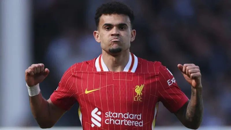 بايرن ميونيخ يرفع عرضه لضم لويس دياز من ليفربول.. فهل تحسم الصفقة قريبًا؟