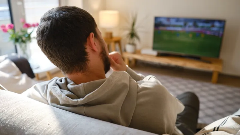 دراسة جديدة تكشف خطرًا غير متوقع للشاشات على المراهقين 