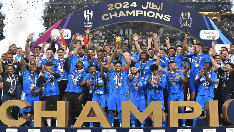 الهلال يُعيد إلى الأذهان تتويجه بالسوبر السعودي على حساب النصر (فيديو)