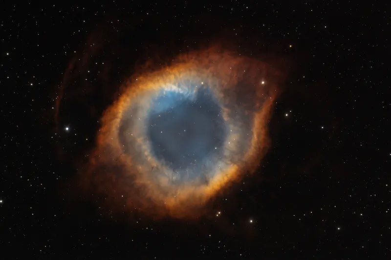 علماء يرصدون "عين ساورون" في مجرة تبعد مليارات السنين الضوئية