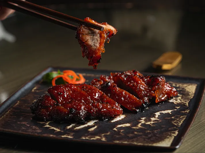 "Mott 32" فانكوفر: مطعم بحكايات مختلفة ونكهات عابرة للزمان والمكان 