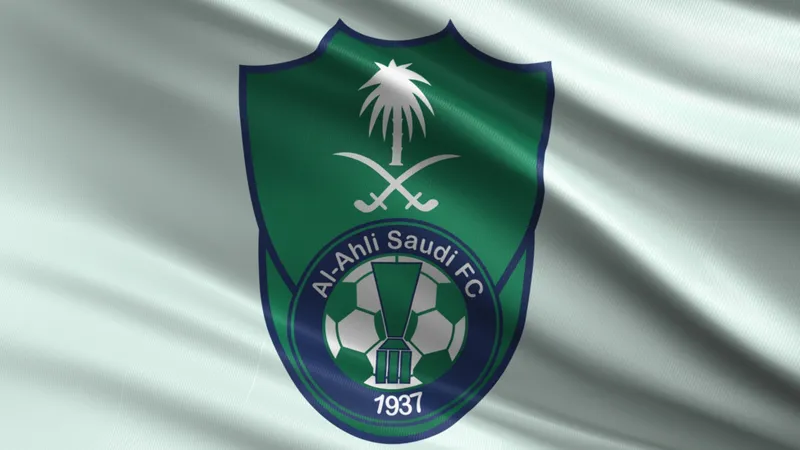 الأهلي السعودي في مواجهة نارية مع نيوم.. 6 نجوم يهددون المسار