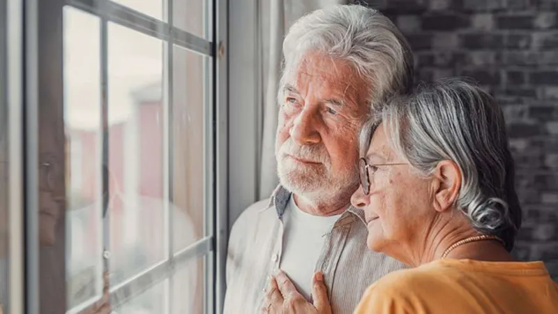 هل يرفع كورونا خطر الخرف؟ دراسة تربط بين الفيروس وتسارع الشيخوخة الوعائية