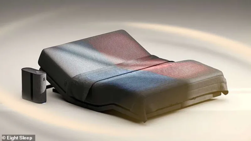 أبرزهم ماسك وزوكربيرغ.. مرتبة ذكية بـ5 آلاف إسترليني تجذب عمالقة التكنولوجيا (فيديو) 