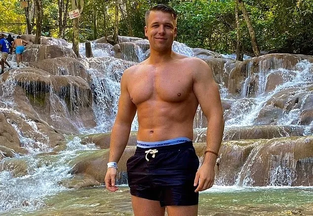 "عقلي يرفض أن يرتاح".. قصة بريطاني لم يذق النوم منذ عامين 