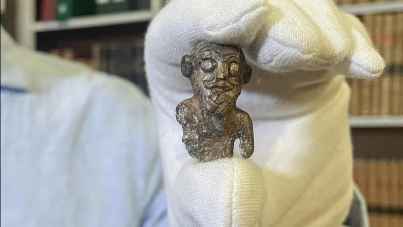 تمثال عاجي عمره ألف عام يغير صورتنا عن الفايكنغ