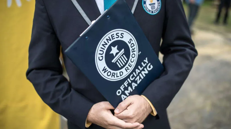 بين الطرافة والدهشة.. أغرب أرقام موسوعة غينيس العالمية خلال 70 عامًا (فيديو) 