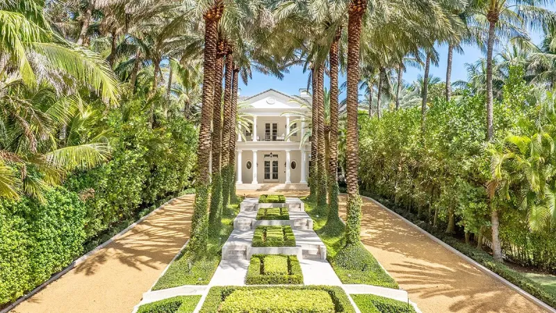 عقار  بمسبحين ومرافق خاصة في فلوريدا للبيع بـ73 مليون دولار (صور)