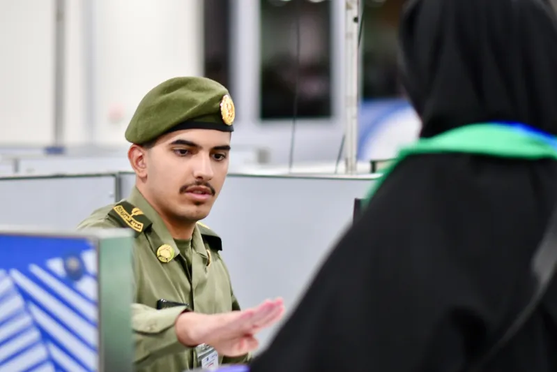 الجوازات توضح مسؤولية صاحب العمل بعد إصدار التأشيرة