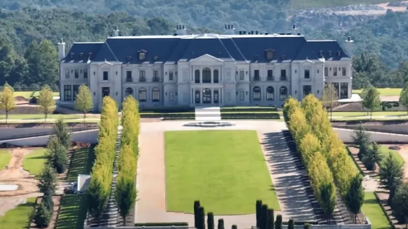 تايلر بيري يشيد قصرا يسرق الأنظار في أتلانتا بـ100 مليون دولار