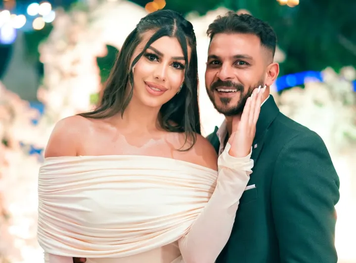 "فرحتي كملت بيكي".. محمد رشاد يحتفل بخطوبته برسالة رومانسية (صور)