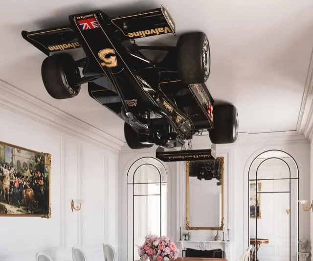 سيارة فورمولا 1 الأسطورية Lotus 78 تتحول إلى قطعة فنية منزلية