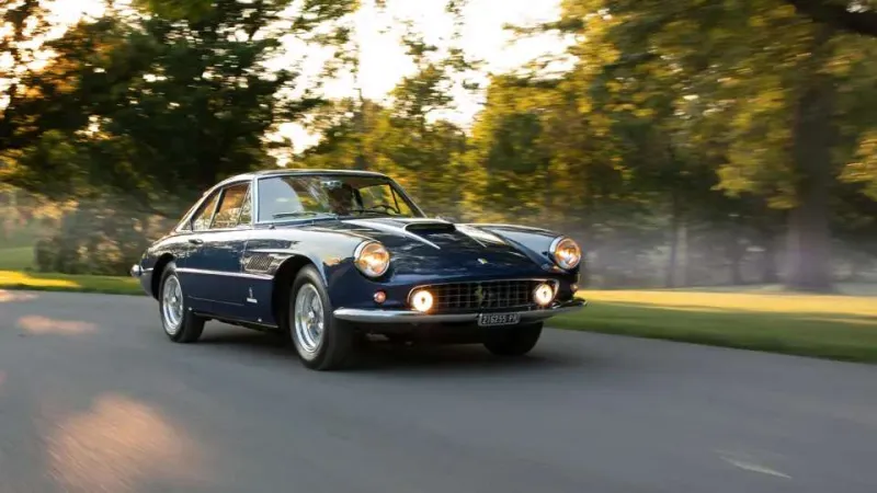 سيارة Ferrari 400 Superamerica SWB النادرة تُعرض للبيع في مزاد