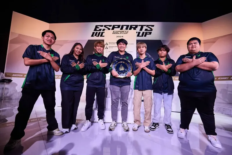 فالكونز يقود ثلاثية سعودية تاريخية في مونديال الرياضات الإلكترونية