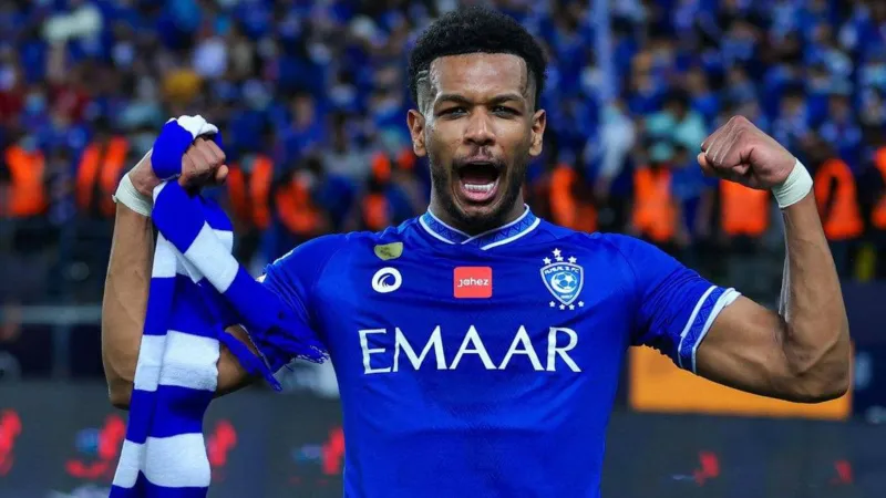 هل ينتقل علي البليهي من الهلال إلى الاتحاد؟.. وكيل اللاعب يكشف المستور 