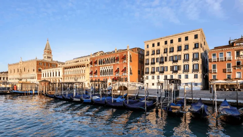 عش الرفاهية التي عاشها العظماء: فنادق وملاذات استقبلت ملوكًا ومشاهير