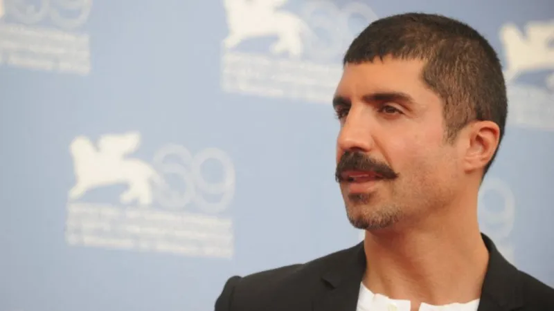 فحص DNA يشعل أزمة عائلية كبيرة بين أوزجان دينيز وشقيقه