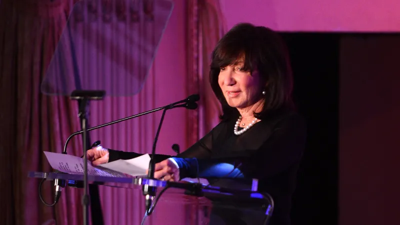 وفاة جاكلين بيزوس.. الأم التي دعمت نجاح أمازون