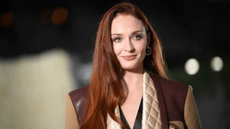 هاري بوتر يعود في 2027 بجيل جديد.. والنجمة صوفي تيرنر تحذر أبطال العمل الجدد