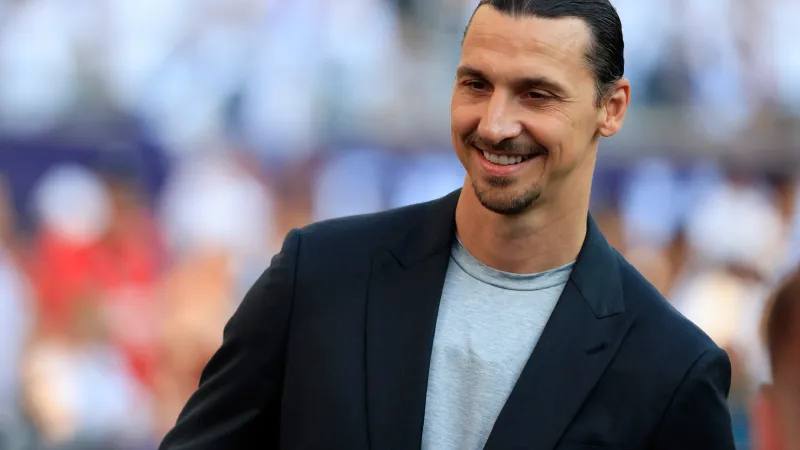 زلاتان إبراهيموفيتش يتألق برولكس "عين النمر"