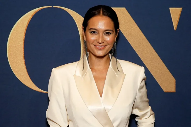 "لا تفهمون معاناتنا".. زوجة بروس ويليس ترد على المنتقدين بعد نقل زوجها إلى دار رعاية