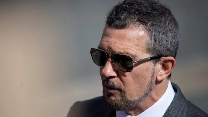 "التقاعد ليس في خططي": بانديراس يكشف عن مستقبله المهني