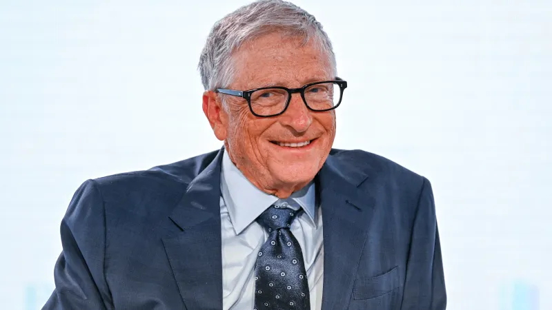 العزلة الإيجابية: لماذا يحتاج عقلك إليها؟ دروس من بيل غيتس ودافنشي وعباقرة العالم