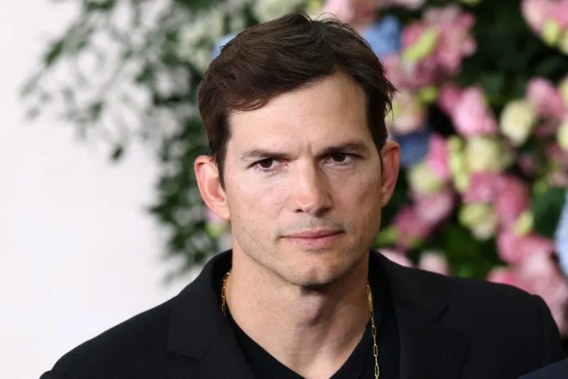 ما علاقة الممثل Ashton Kutcher بصفقة بيع Soho House  بملياري جنيه إسترليني؟