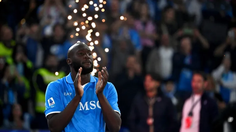 أزمة هجومية تضرب نابولي بعد إصابة روميلو لوكاكو