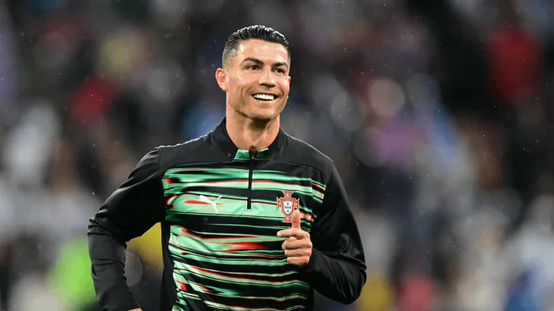 رونالدو يتصدر قائمة الرواتب في السوبر السعودي.. من يأتي خلفه؟