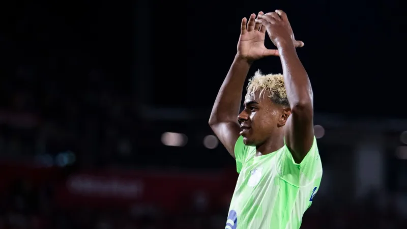 من هي المغنية الأرجنتينية التي ارتبط اسمها بلامين يامال؟ 