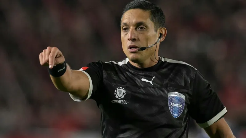 من هو حكم مباراة الأهلي ونيوم في دوري روشن؟