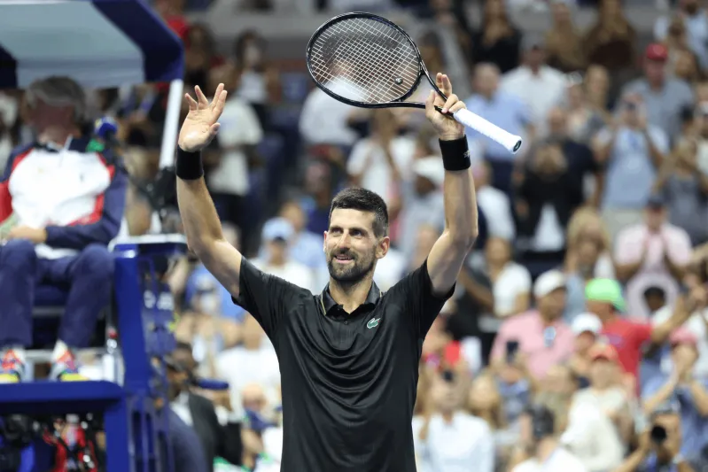 رغم الأخطاء.. دجوكوفيتش يعبر الدور الأول في أمريكا المفتوحة (فيديو)