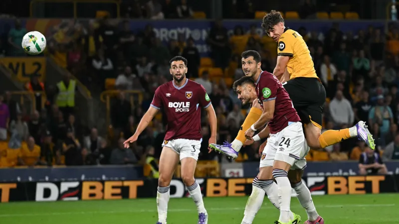 وولفرهامبتون يقصي وست هام من كأس الرابطة بثلاثية مثيرة