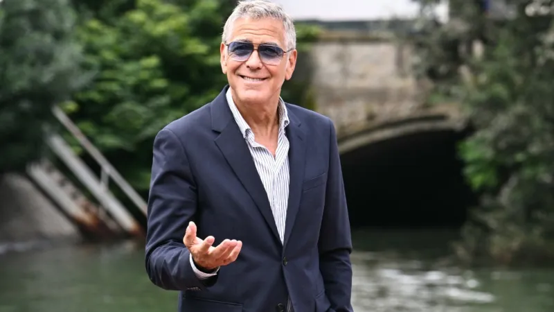 وعكة صحية تربك حضور جورج كلوني في مهرجان فينيسيا