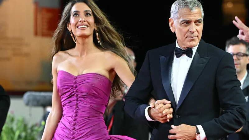 ساعة Omega ترافق جورج وأمل كلوني في مهرجان البندقية السينمائي 