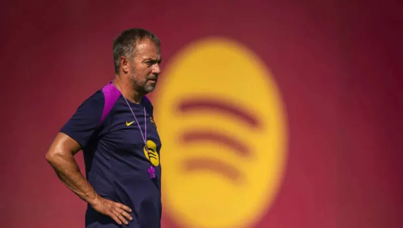 هانزي فليك في مواجهة أزمة تسجيل برشلونة وانتقادات للأداء قبل انطلاق الليغا (فيديو) 