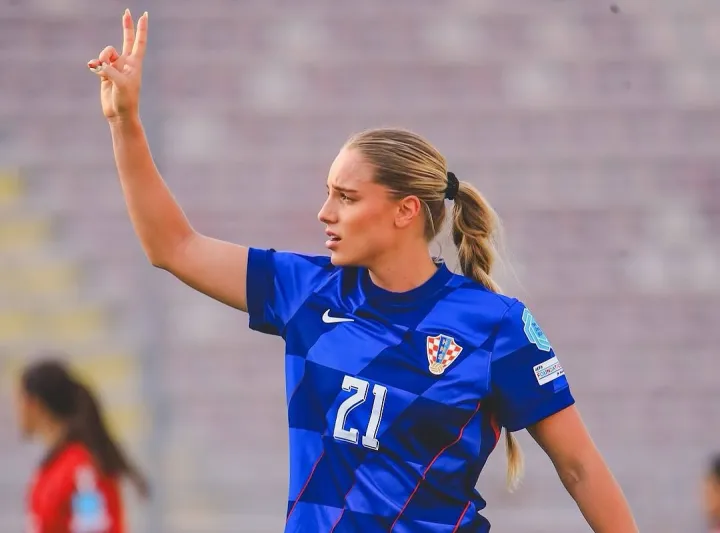 "أجمل لاعبة في العالم"..  آنا ماريا ماركوفيتش تنتقل إلى الدوري الأمريكي (فيديو)