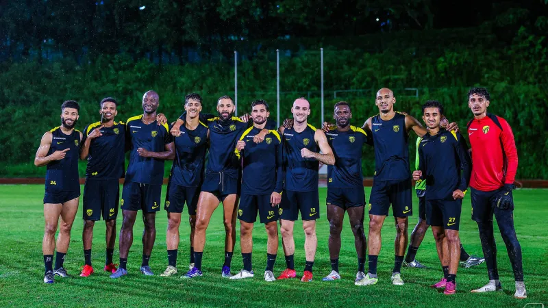 من العيار الثقيل.. 3 صفقات أوروبية مطروحة لإنقاذ الاتحاد السعودي