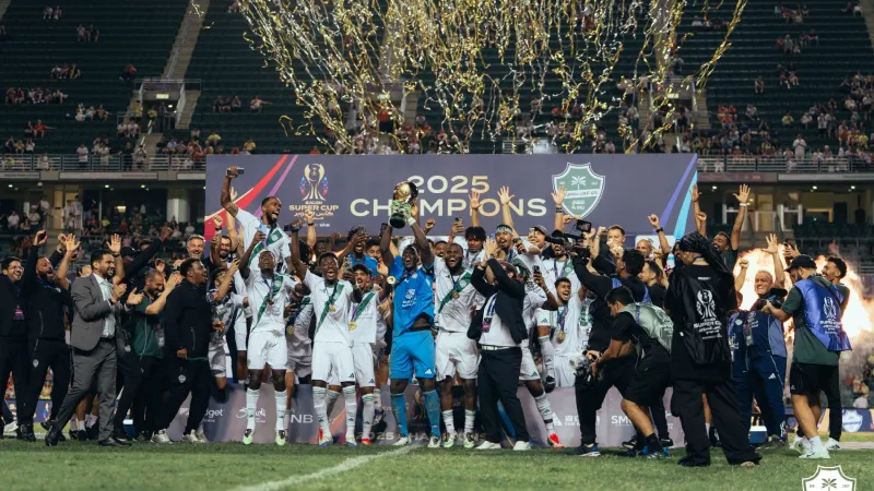 بعد التتويج.. الأهلي يصرف مكافأة السوبر كاملة للاعبيه