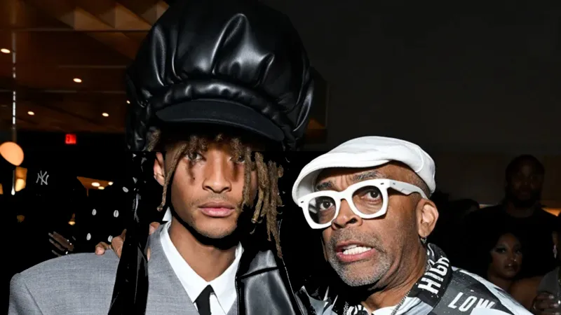 أبرز كصيحة في هوليوود.. قبعة جيدن سميث تخطف الأنظار في عرض Highest 2 Lowest