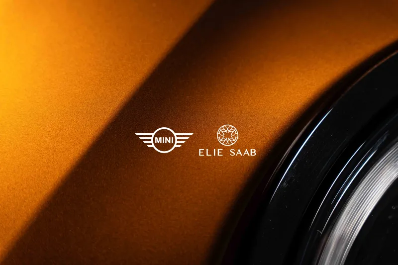 ميني كوبر بتوقيع إيلي صعب.. تعاون استثنائي لدعم مرضى الإيدز