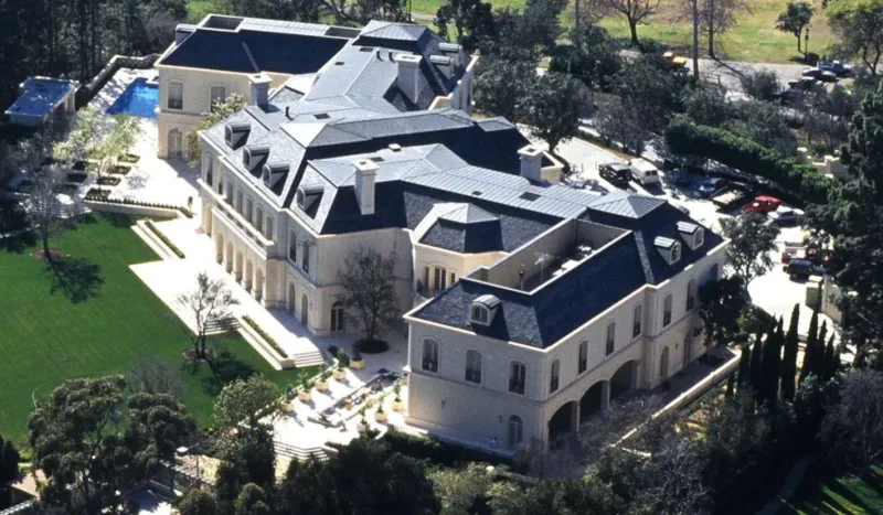 إريك شميدت يستحوذ على قصر "The Manor" الأسطوري في لوس أنجلوس بـ110 ملايين دولار