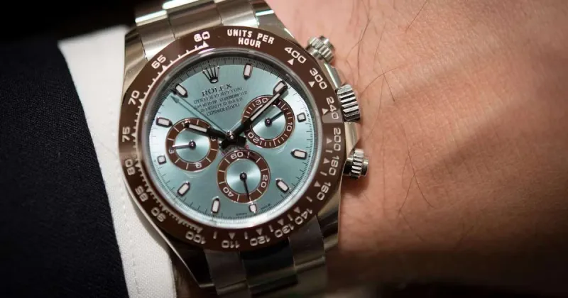 ديزيريه دوويه يتألق بساعة Rolex Daytona البلاتينية النادرة.. رفاهية على المعصم