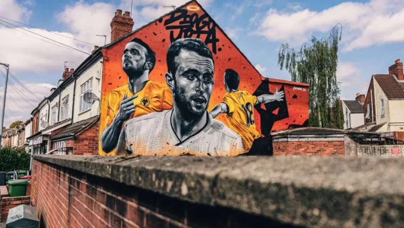 استغلالًا لإجازة الهلال.. روبن نيفيز يودع جوتا  في لحظات مؤثرة (صور) 