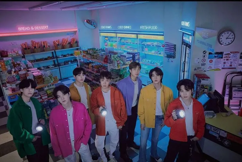 BTS يدخلون استوديو مايكل جاكسون بعد عقدين.. مشروع فني يعيد إحياء إرث أسطورة البوب