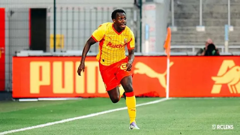 أول سعودي يظهر بالدوري الفرنسي.. سعود عبد الحميد يسجل إنجازًا تاريخيًا (فيديو) 