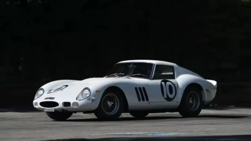 سيارة Ferrari 250 GTO الوحيدة باللون الأبيض قد تحطم الأرقام القياسية في مزاد 2026